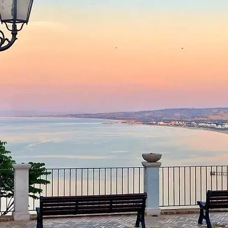 Holiday House Casa Indipendente In Centro Storico * Vasto